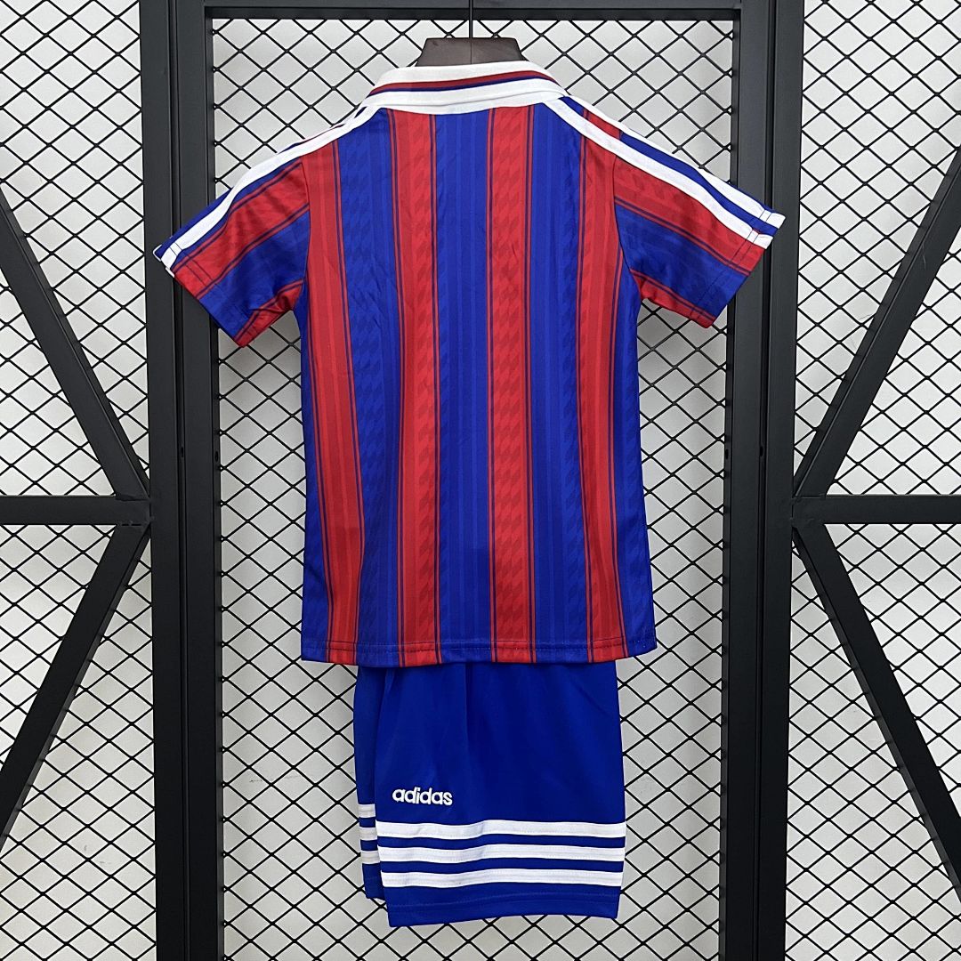 kids Bayern Munich 95_97 Home size_ 16-28 3