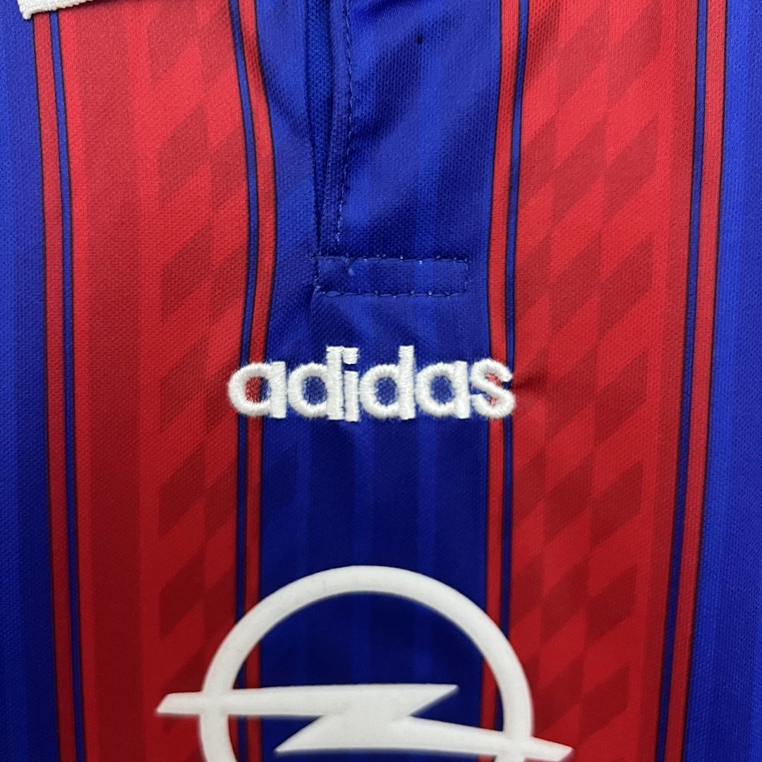 kids Bayern Munich 95_97 Home size_ 16-28 7