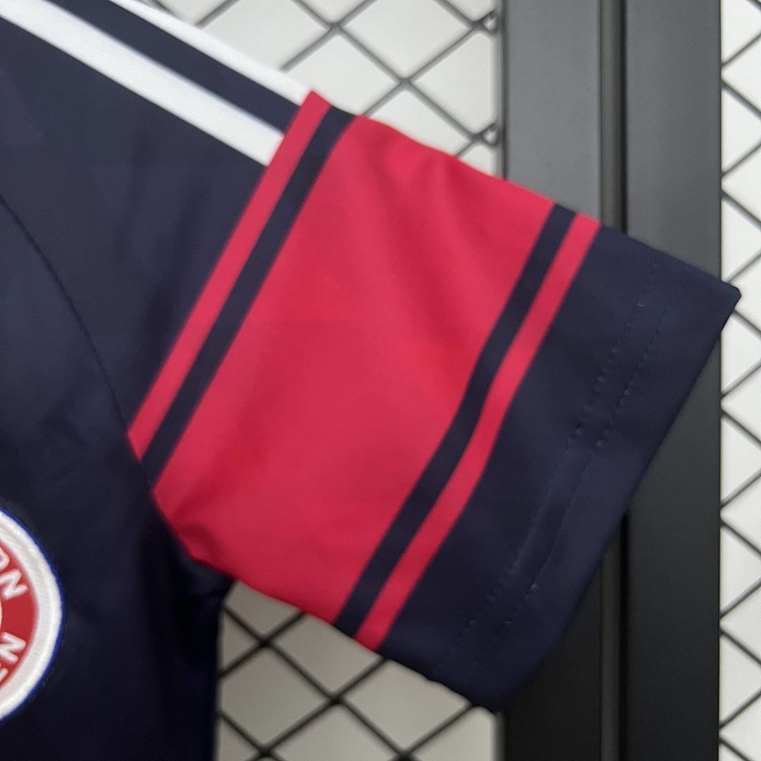 kids Bayern Munich 97_99 Home size_ 16-28 3