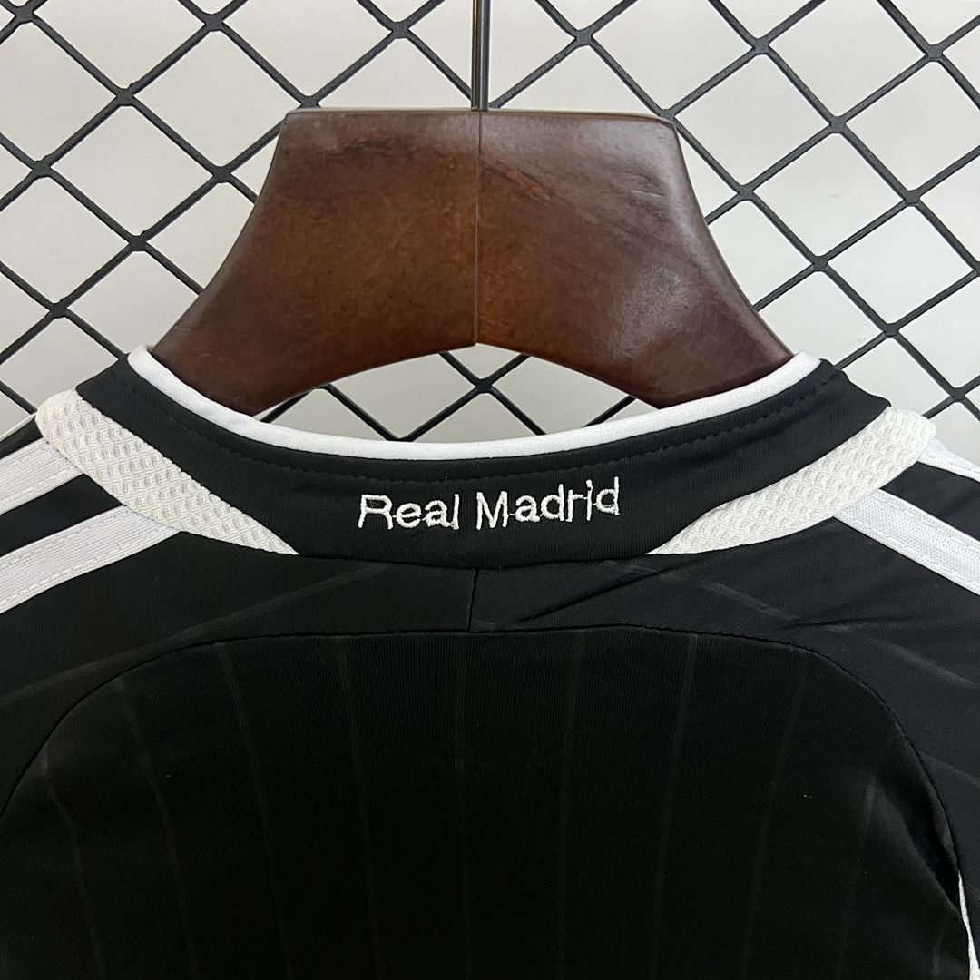 kids Real Madrid 06_07 away size_ 16-28 2