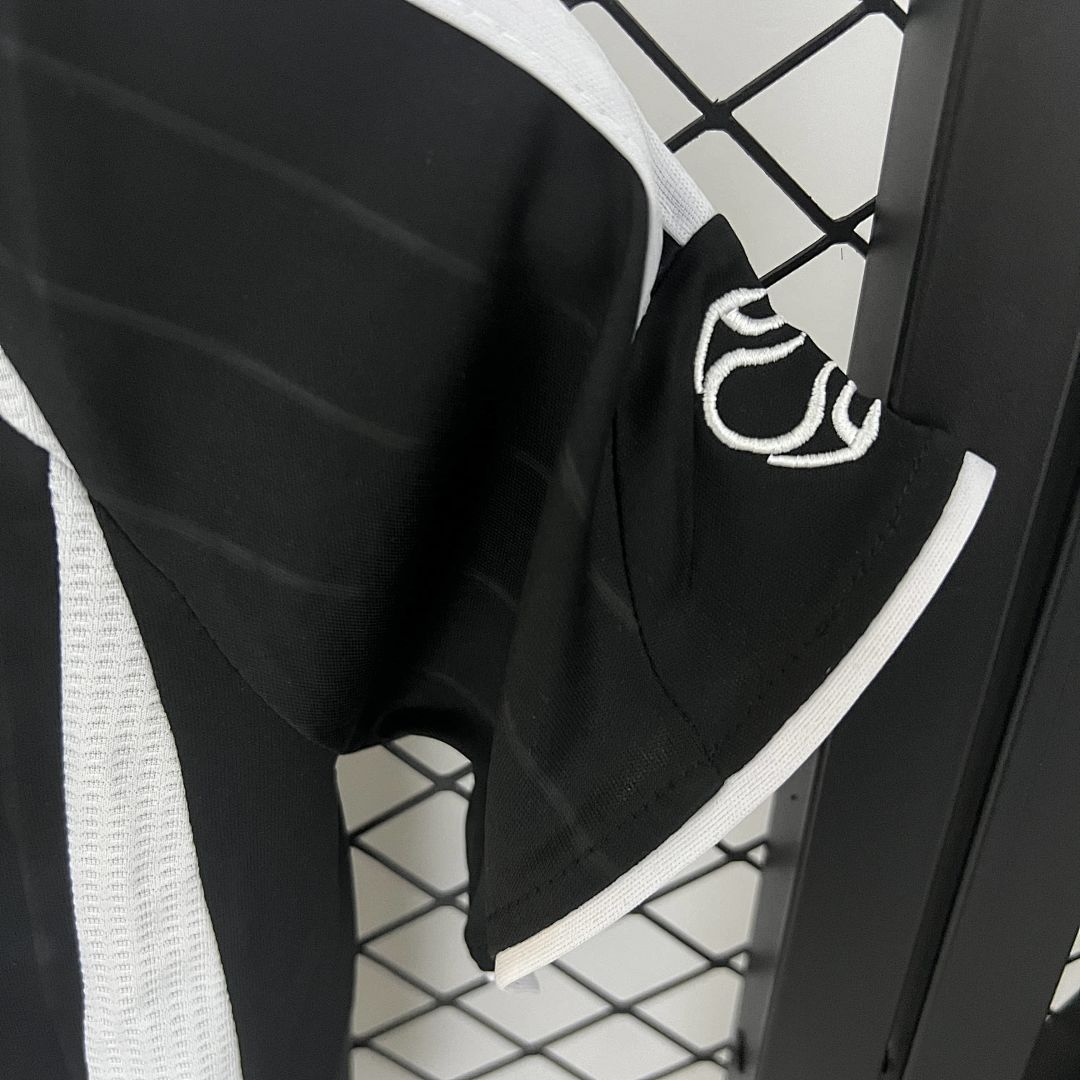 kids Real Madrid 06_07 away size_ 16-28 4
