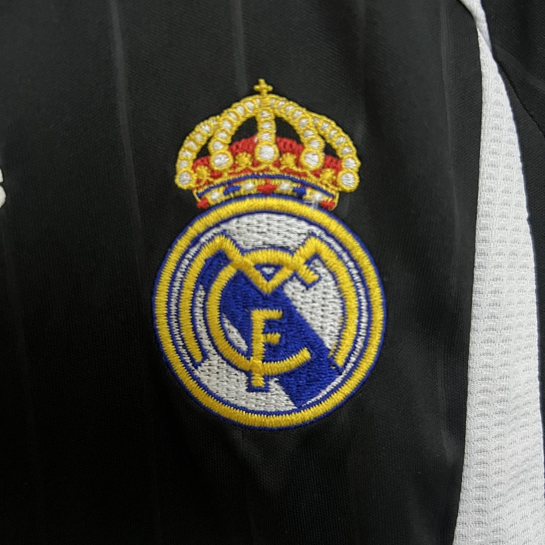 kids Real Madrid 06_07 away size_ 16-28 6