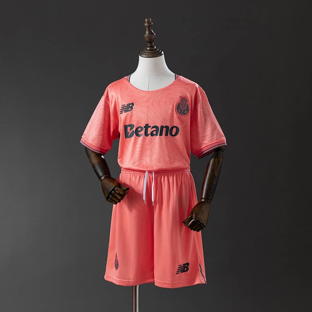 25_26 Kids Porto Away Size_ 16-28