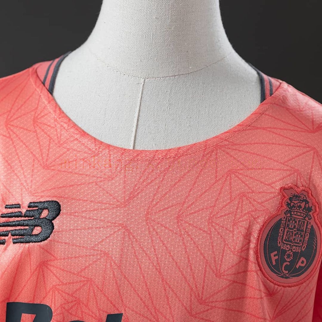 25_26 Kids Porto Away Size_ 16-28 8