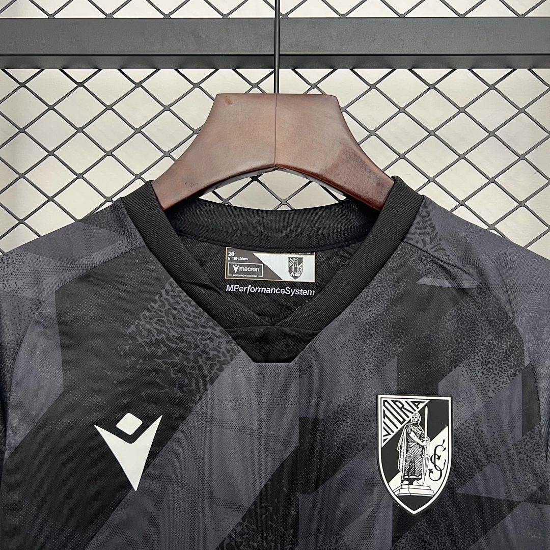 25_26 Kids Guimarães Away Size_ 16-28 9