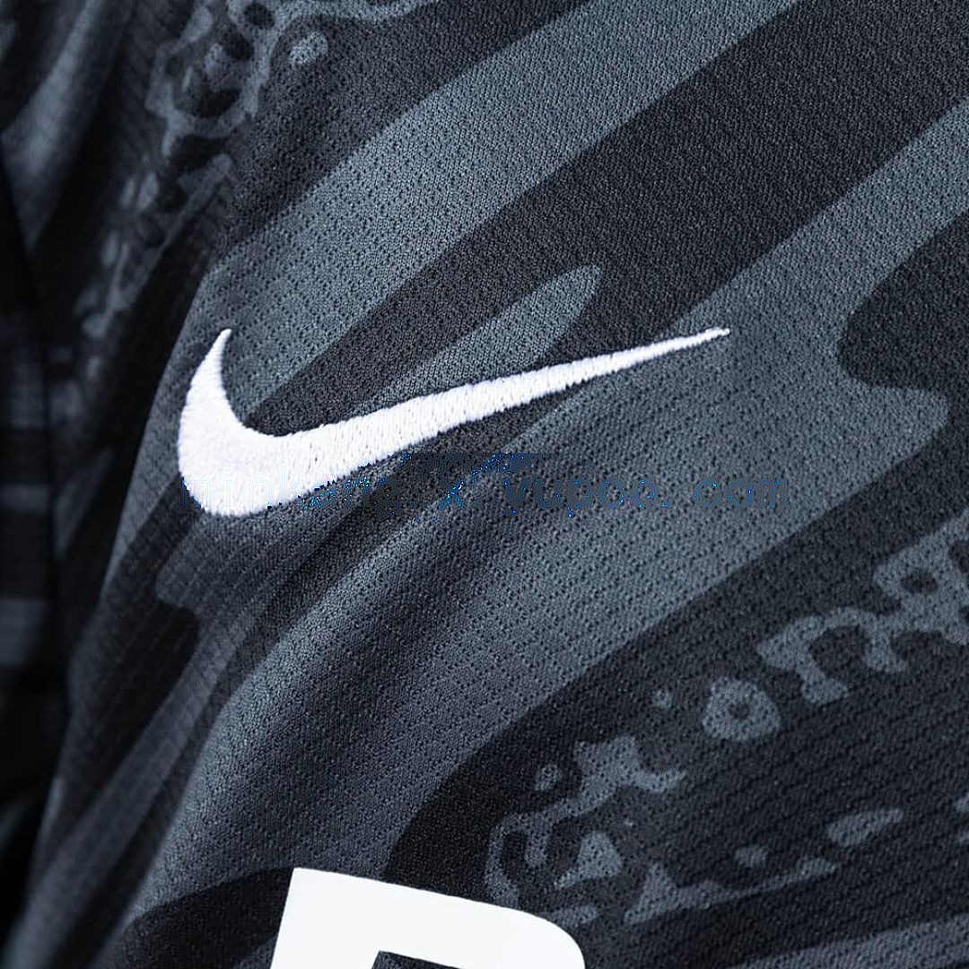 25_26 Sporting Lisbon Goalkeeper Black Size_ 16-28 5