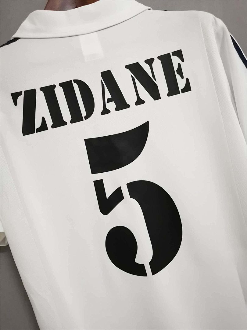 01-02 Real Madrid home 10
