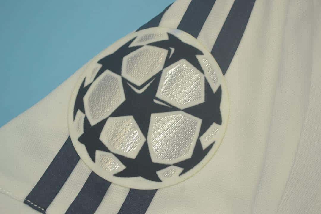 01-02 Real Madrid home 5