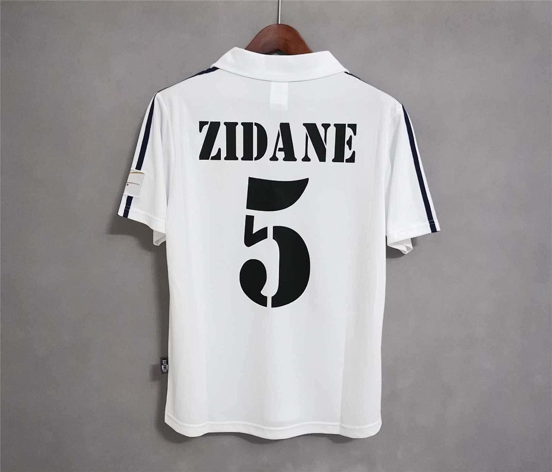 01-02 Real Madrid home 9