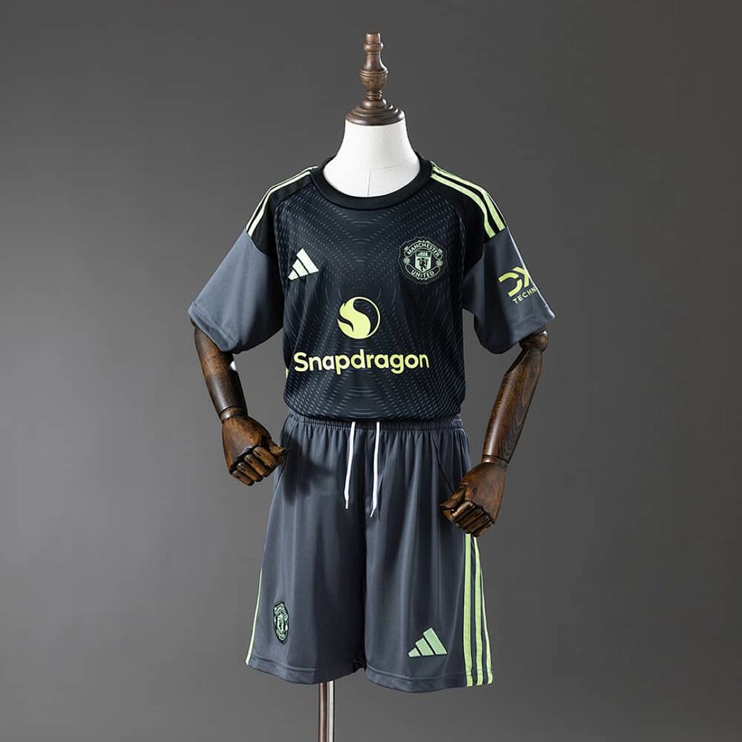 M-U 25_26 Kids Size_ 16-28