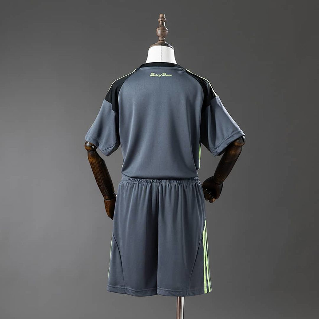M-U 25_26 Kids Size_ 16-28 11