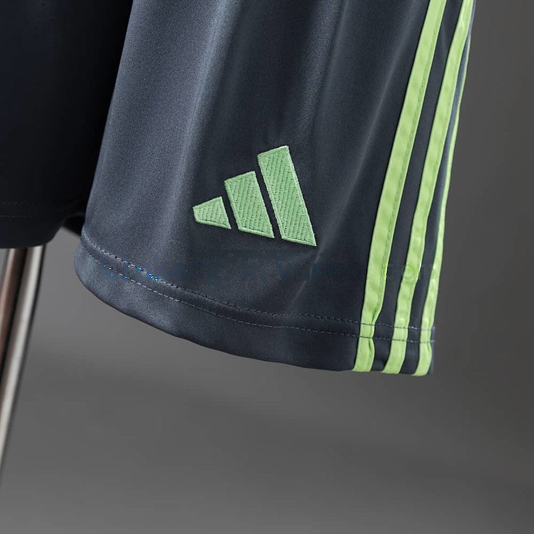 M-U 25_26 Kids Size_ 16-28 2
