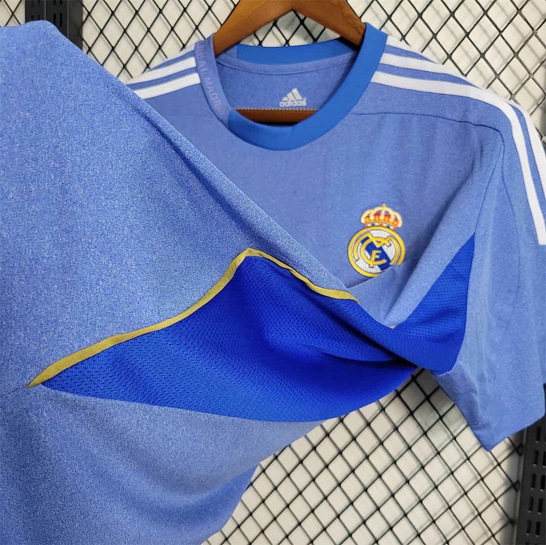 13-14 Real Madrid away 8