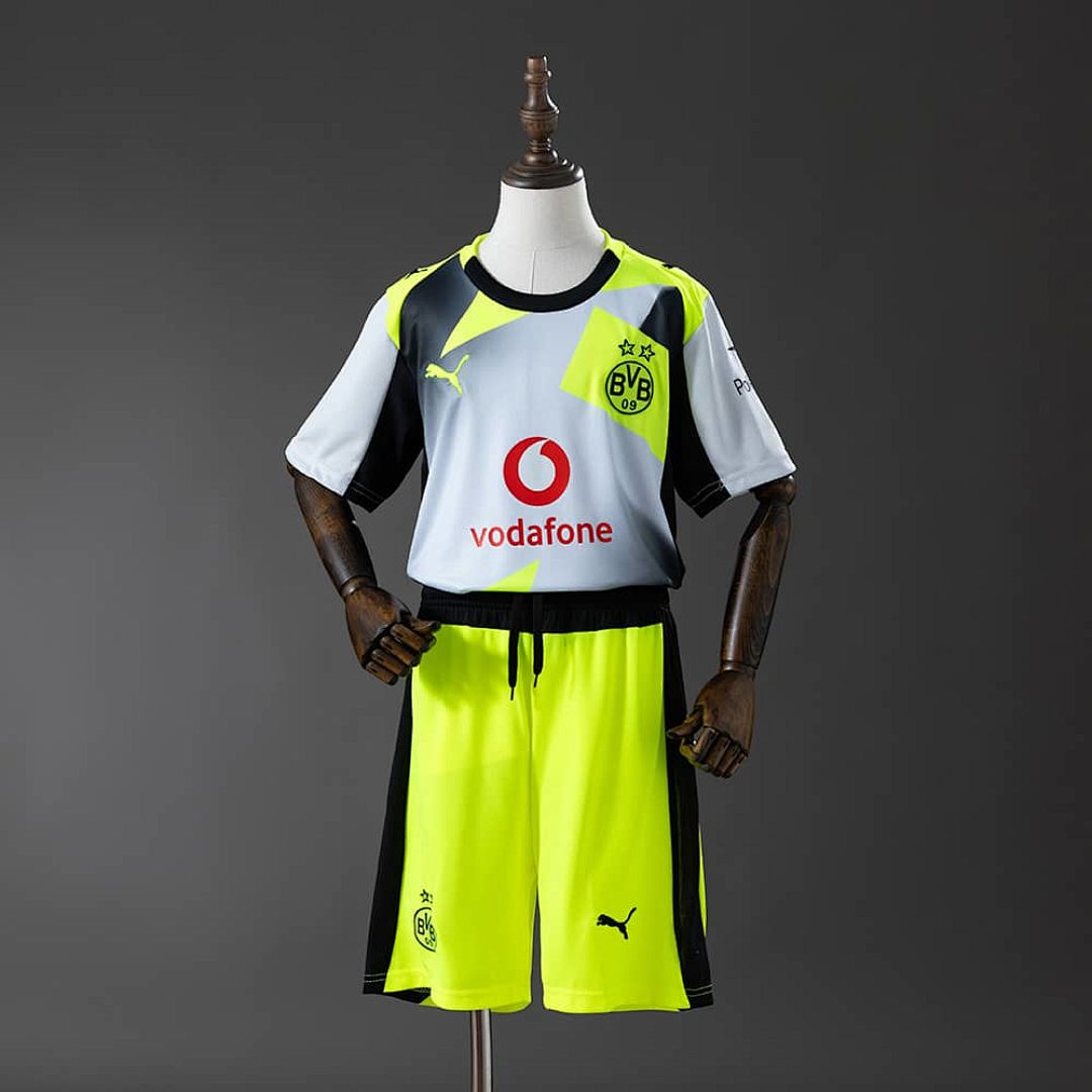 Borussia Dortmund 25_26 Away Kids Kit Jersey SIZE 16-28
