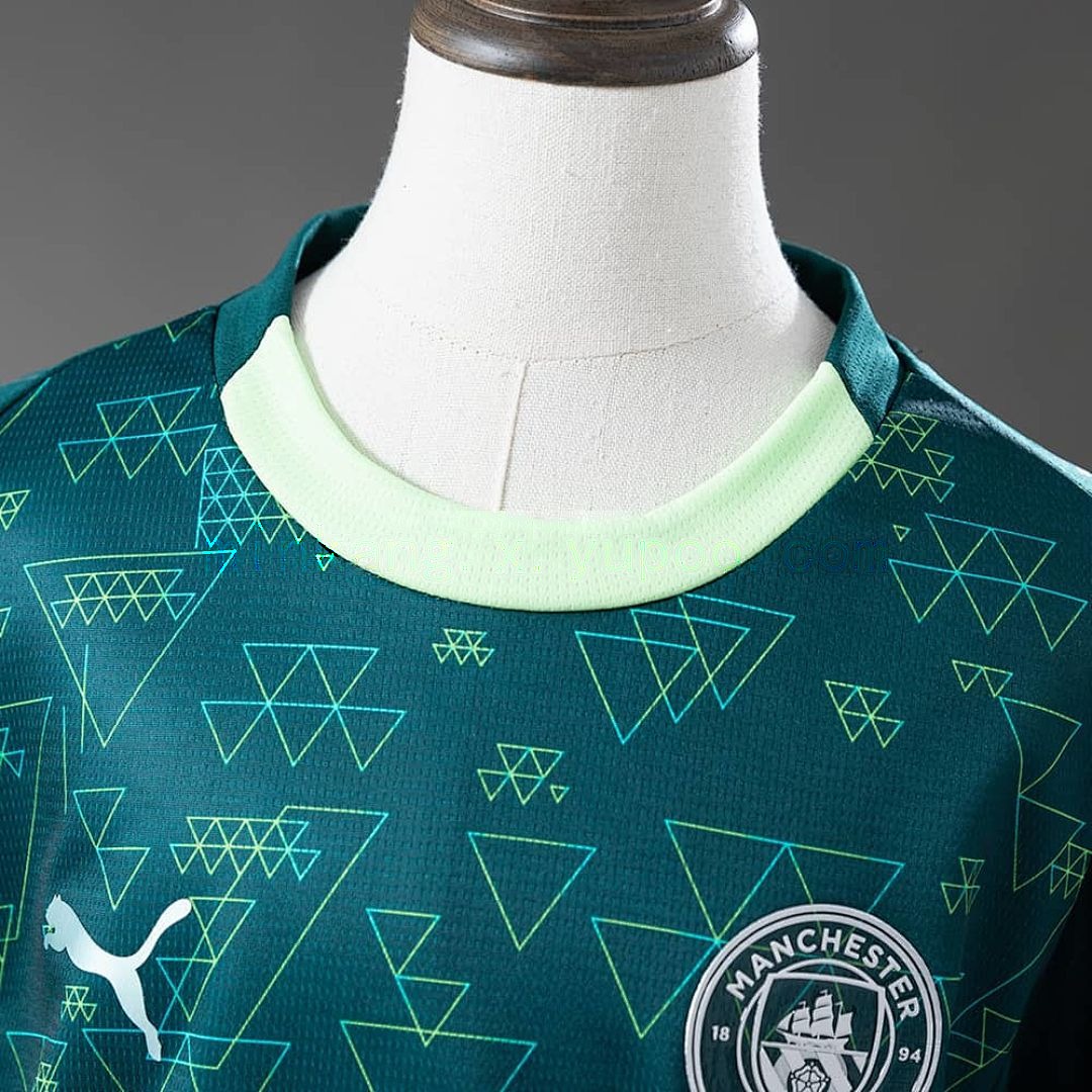Manchester City 25_26 Fourth Away Kids Kit Jersey SIZE 16-28 9