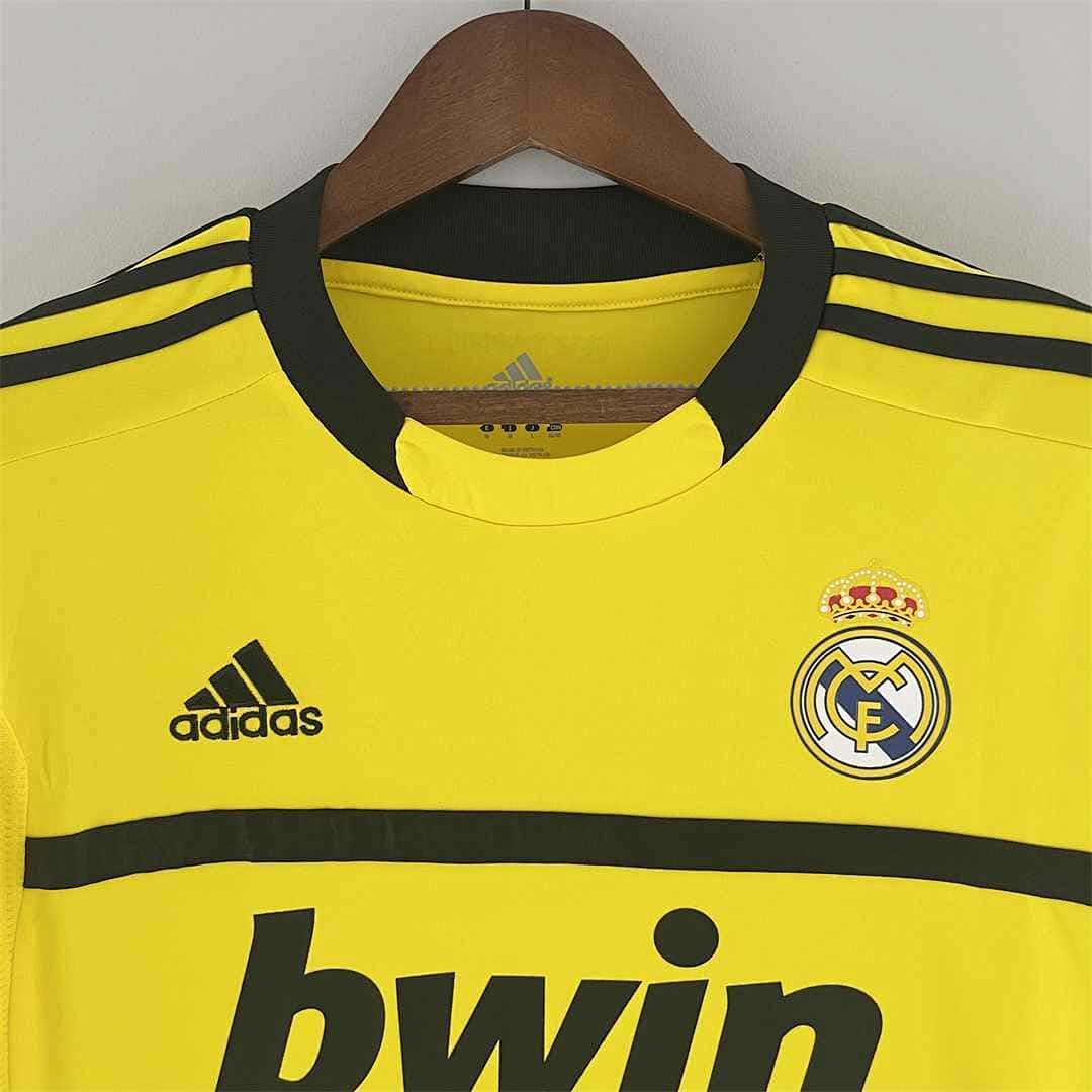 11-12 Real Madrid goalkeeper yellow 2