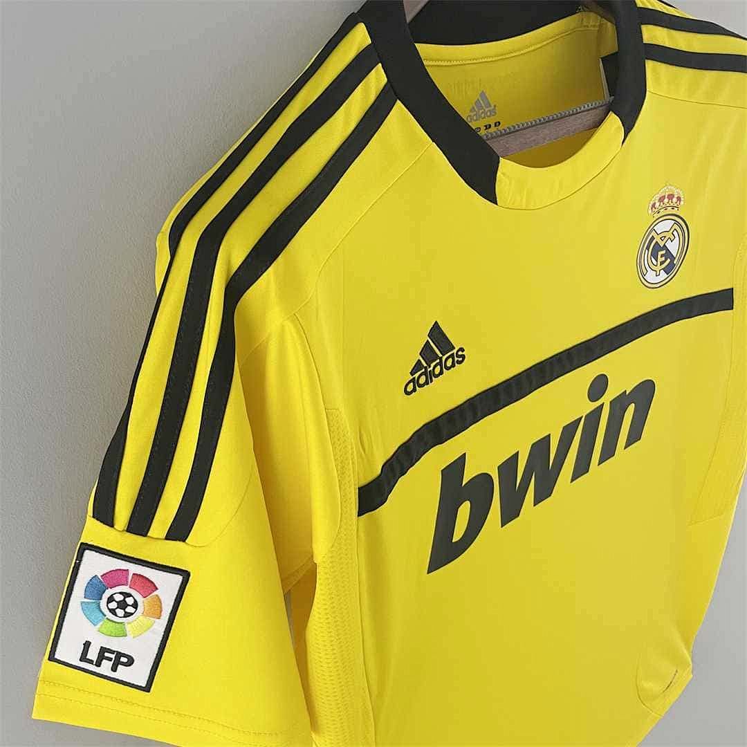 11-12 Real Madrid goalkeeper yellow 6