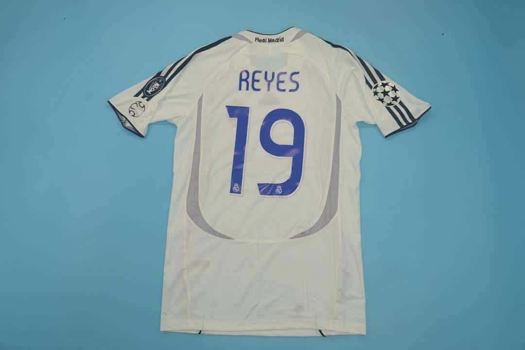 06-07 Real Madrid home white 11