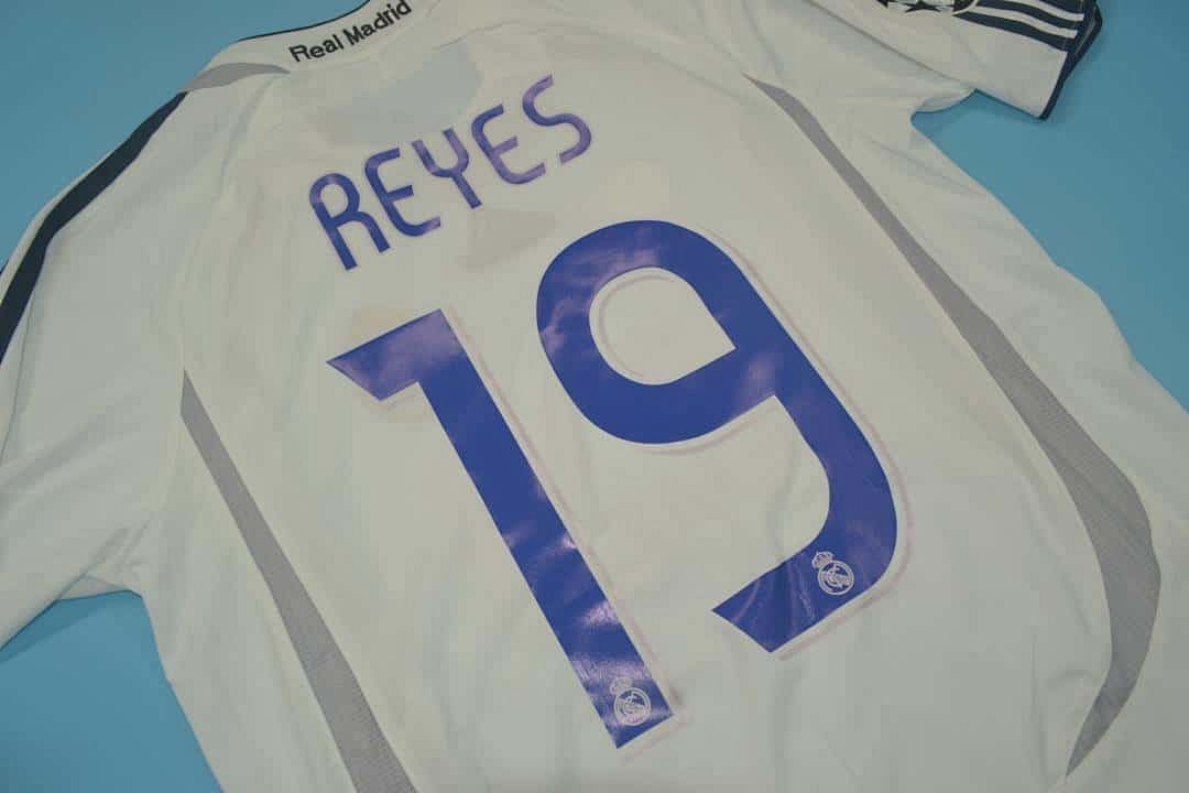 06-07 Real Madrid home white 12