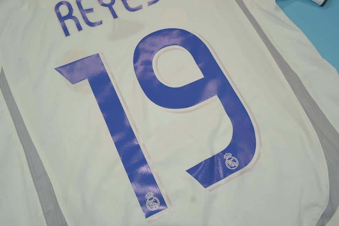 06-07 Real Madrid home white 14