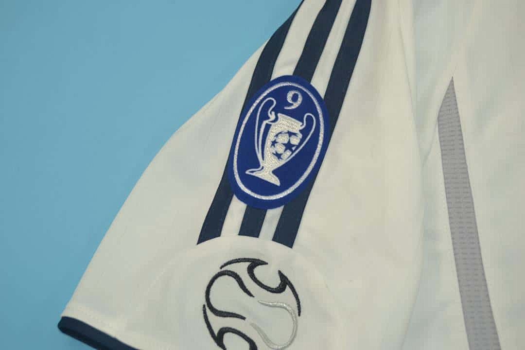 06-07 Real Madrid home white 19