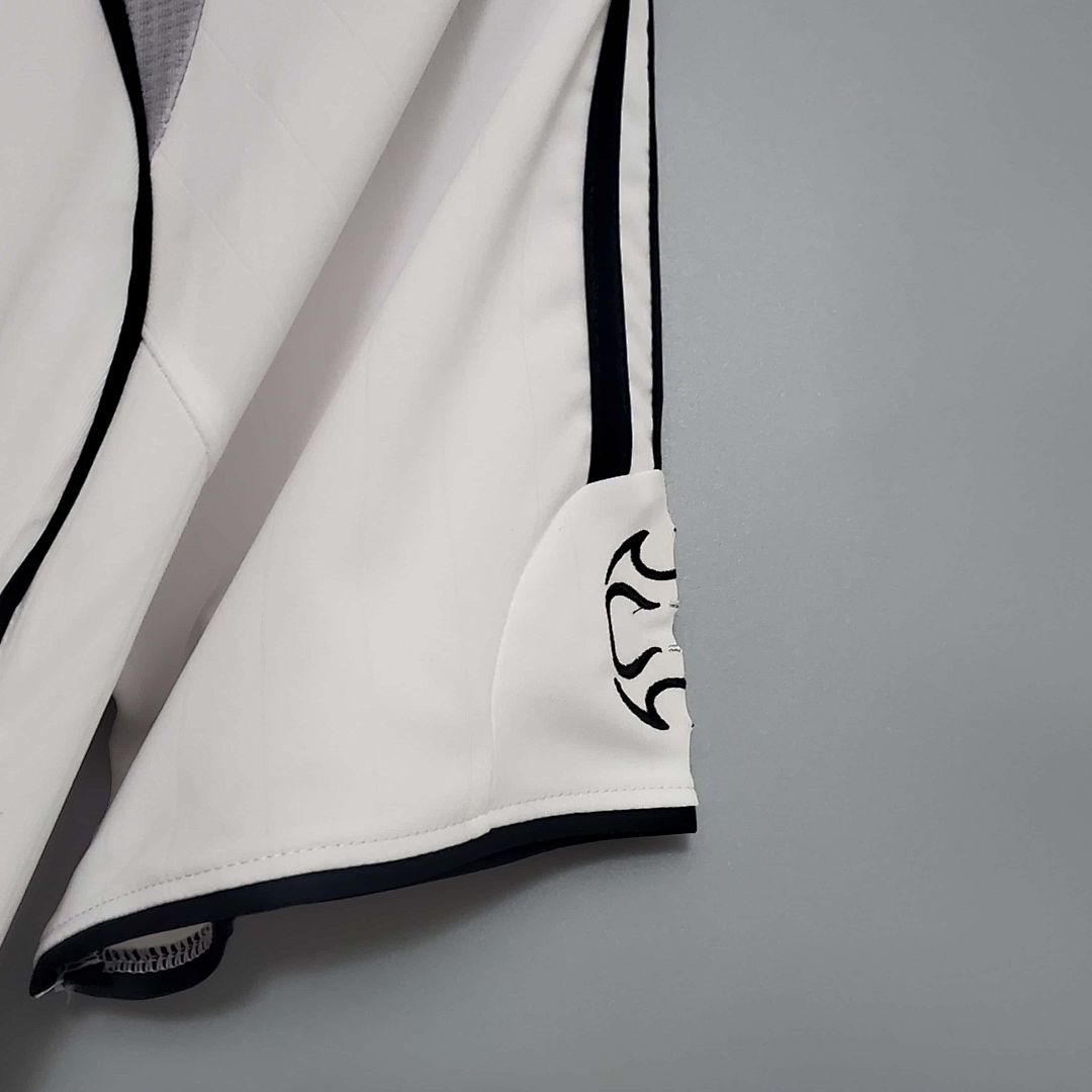 06-07 Real Madrid home white 29