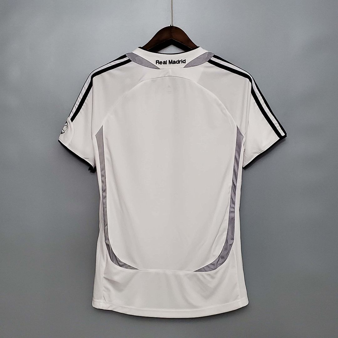 06-07 Real Madrid home white 33