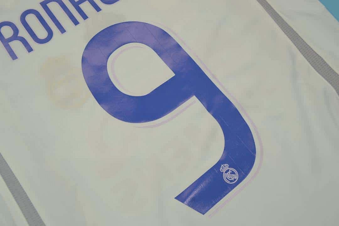 06-07 Real Madrid home white 9