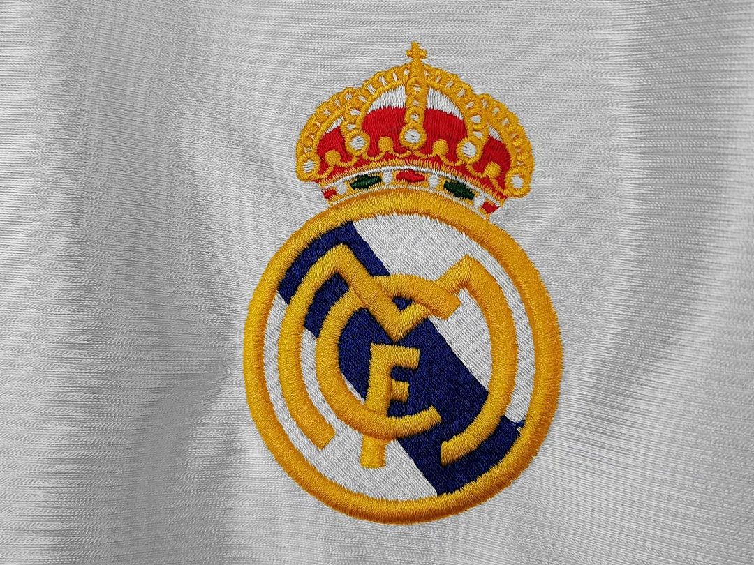98-00 Real Madrid home white 6