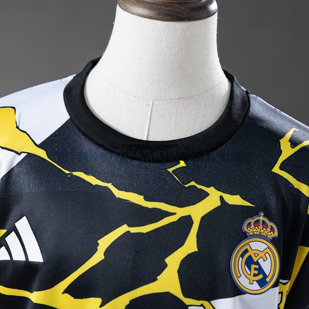 Real Madrid 25_26 Avengers - Pre-Match (Black and White) Kids kit Jerseys SIZE 16-28 8