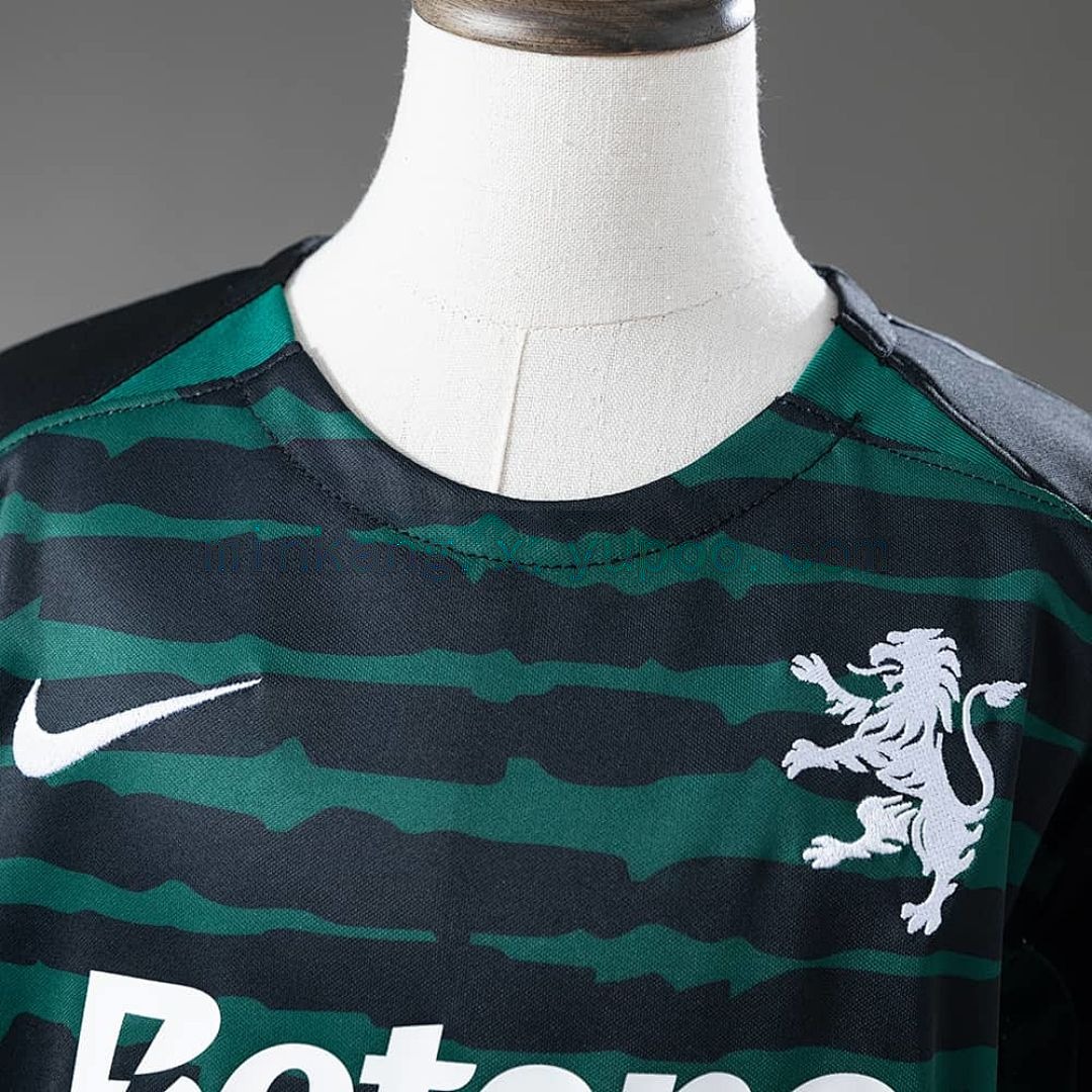 Sporting CP 25_26 Christmas edición especial infantil kit camiseta SIZE 16-28 9
