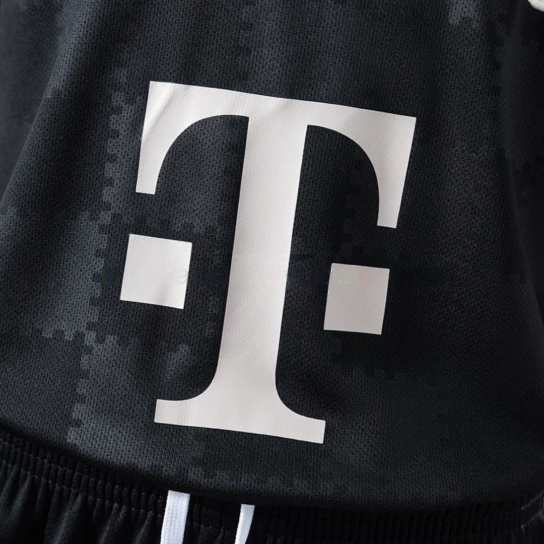 Bayern Munich 25_26 Thids Away Kids kit Jersey SIZE 16-28 8