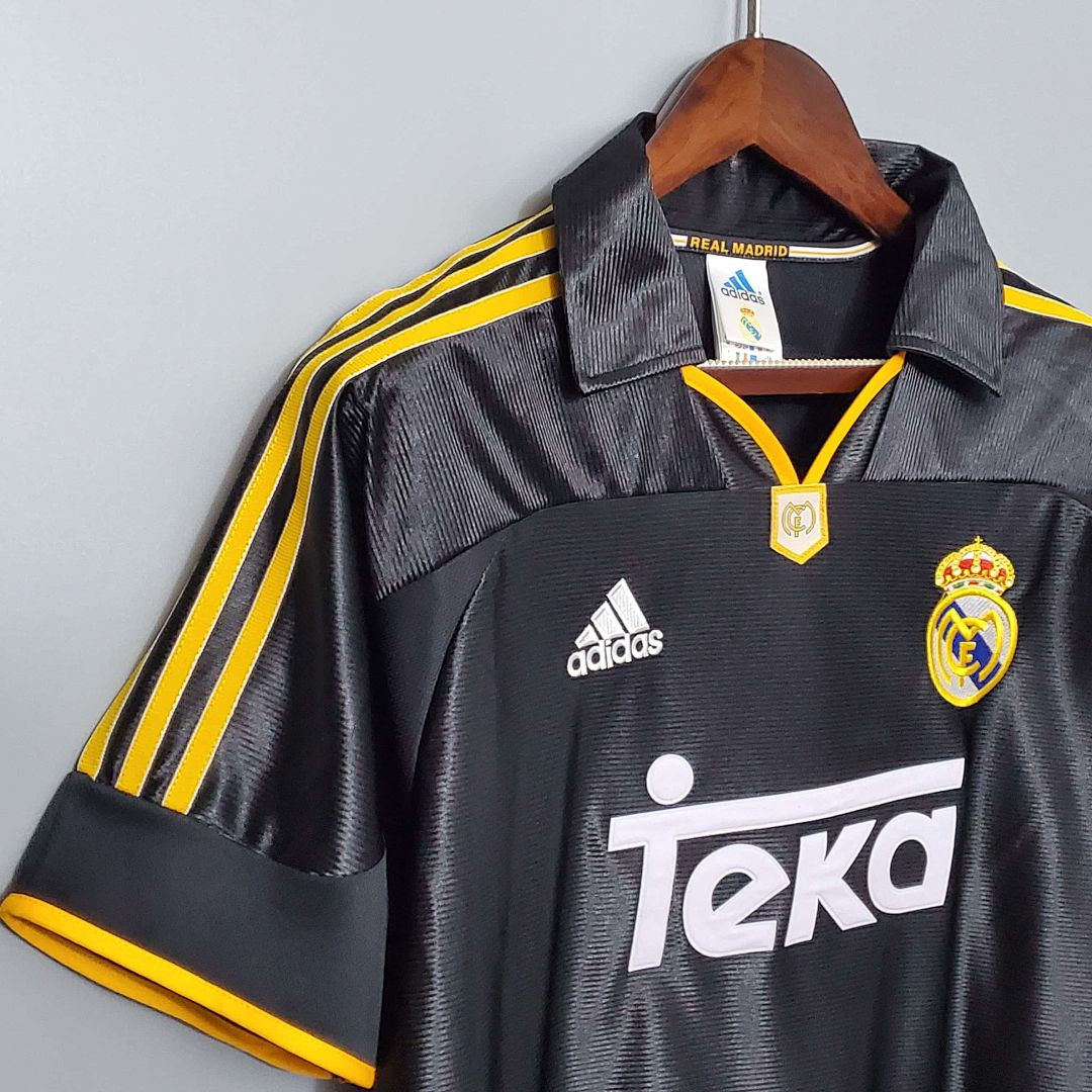 98-99 Real Madrid away 9