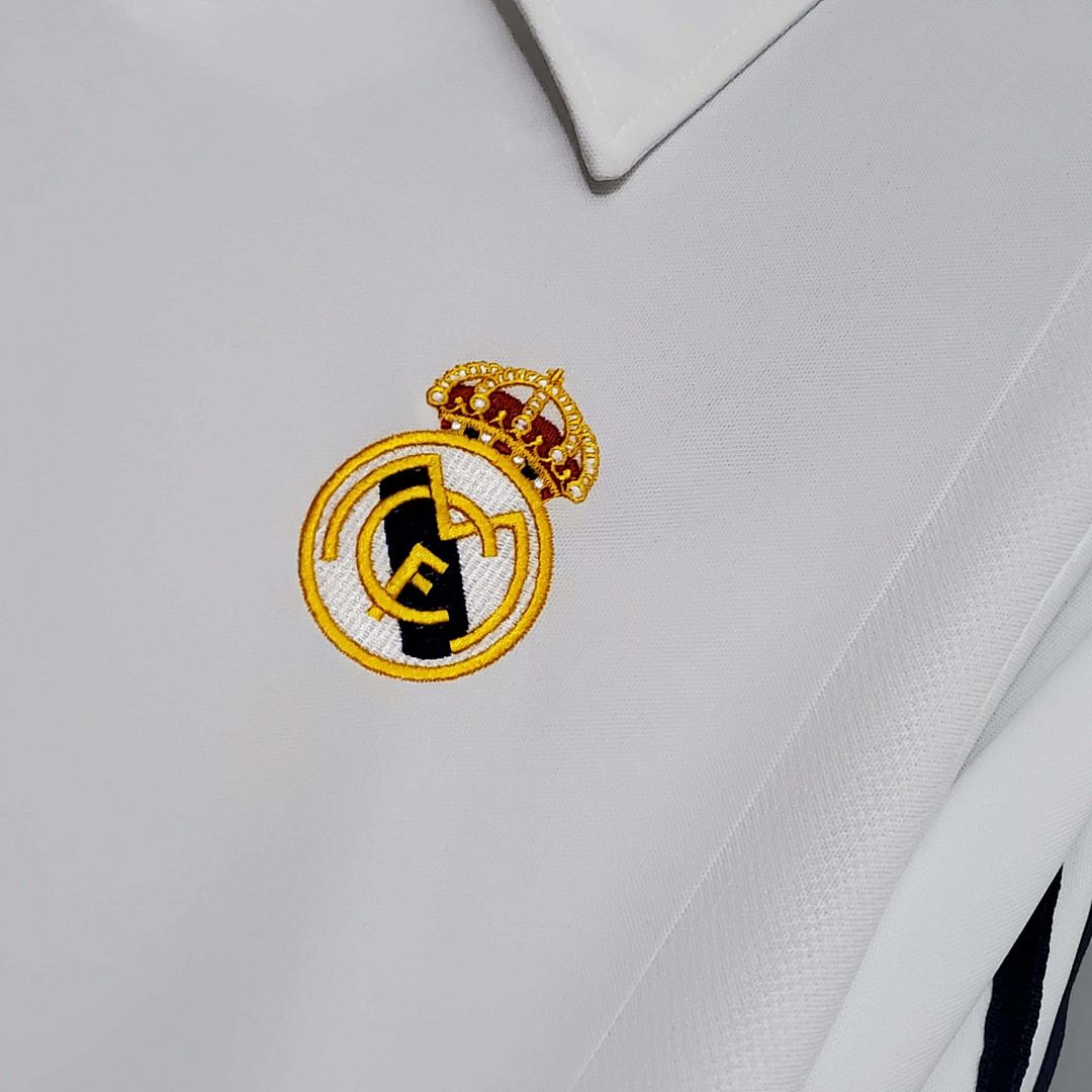 01-02 Real Madrid home long-sleeve 3