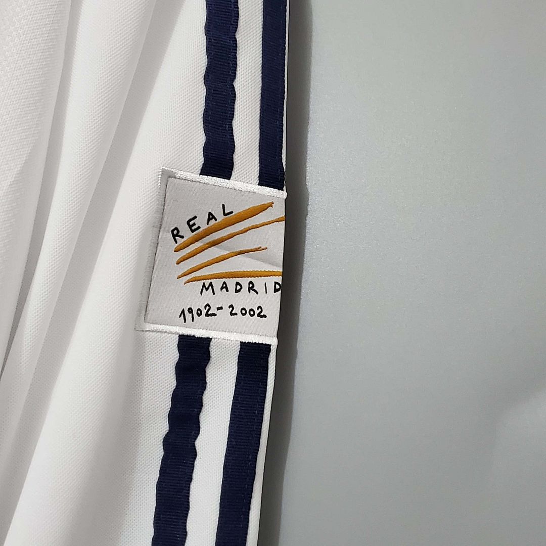 01-02 Real Madrid home long-sleeve 5