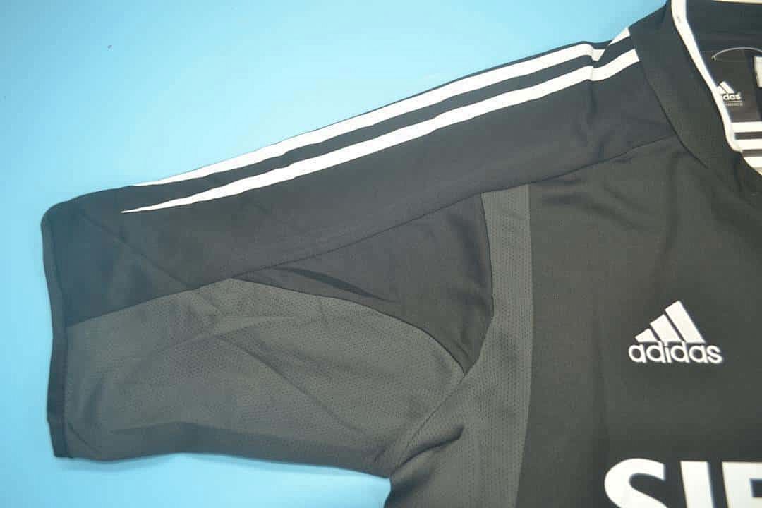 04-05 Real Madrid away 8