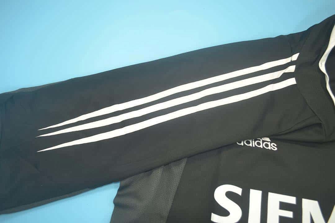 04-05 Real Madrid away 9