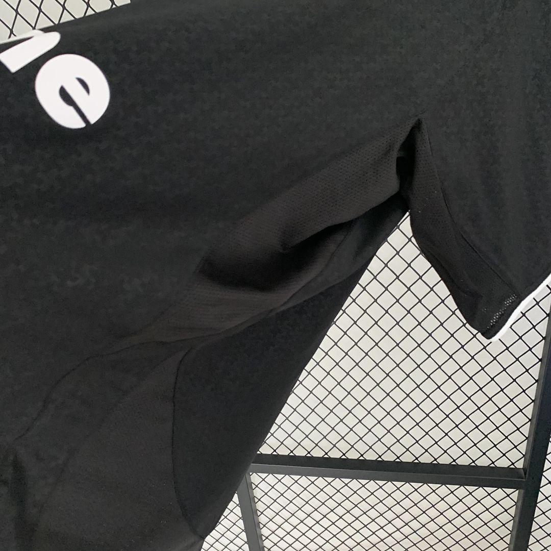 Retro M-U 03_04 Away S-XXL 5