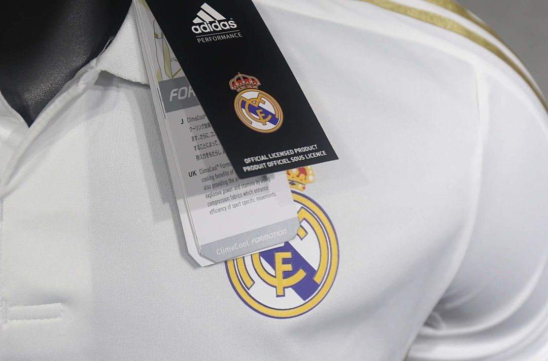 2011-12 Retro Real Madrid Home Kit Player Long Sleeves 4