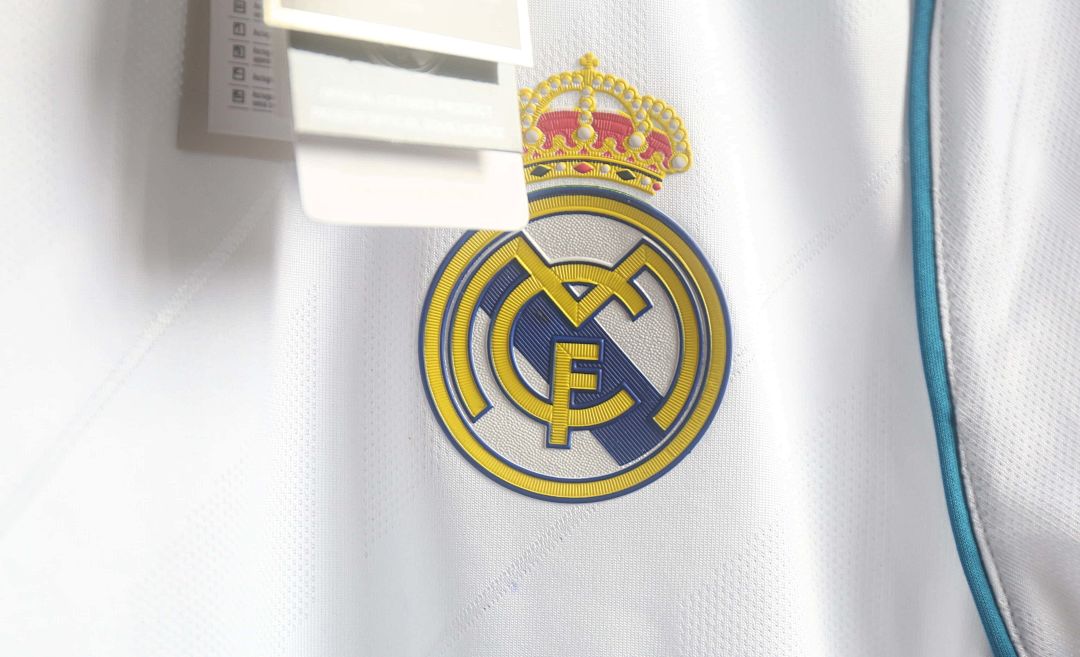 2017-18 Retro Real Madrid Home Kit Player Long Sleeves 10