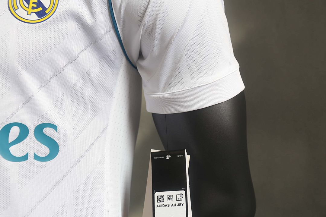 2017-18 Retro Real Madrid Home Kit Player 6