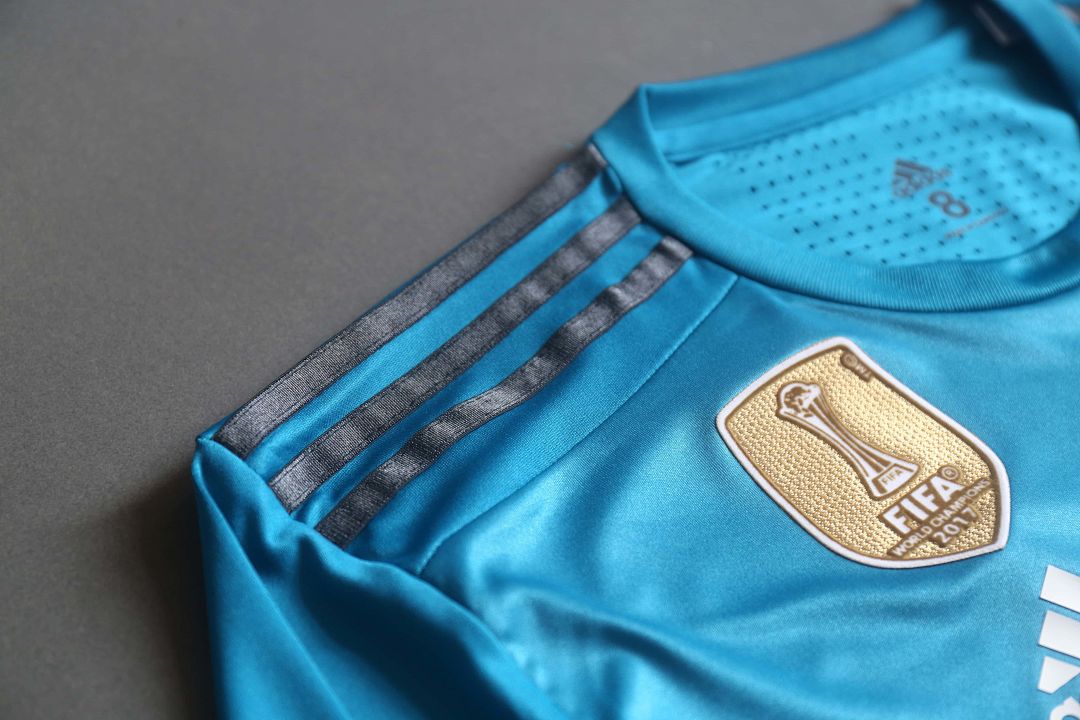 2017-18 Retro Real Madrid Second Away Kit Player Long Sleeves 8