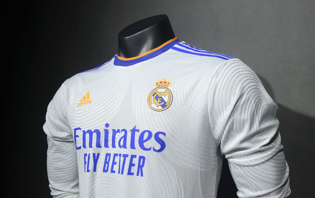 2021-22 Retro Real Madrid Home Kit Player Long Sleeves 12