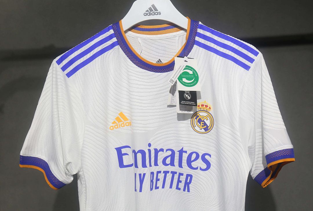 2021-22 Retro Real Madrid Home Kit Player 11