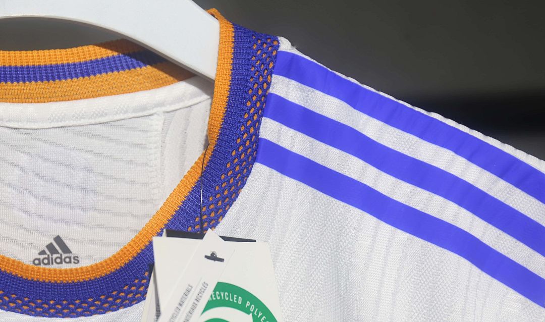 2021-22 Retro Real Madrid Home Kit Player 9