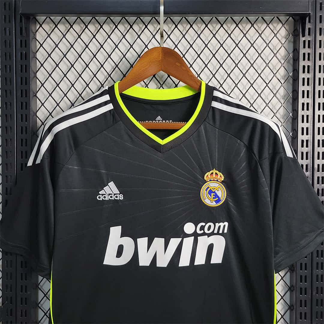 10-11 Real Madrid away 2