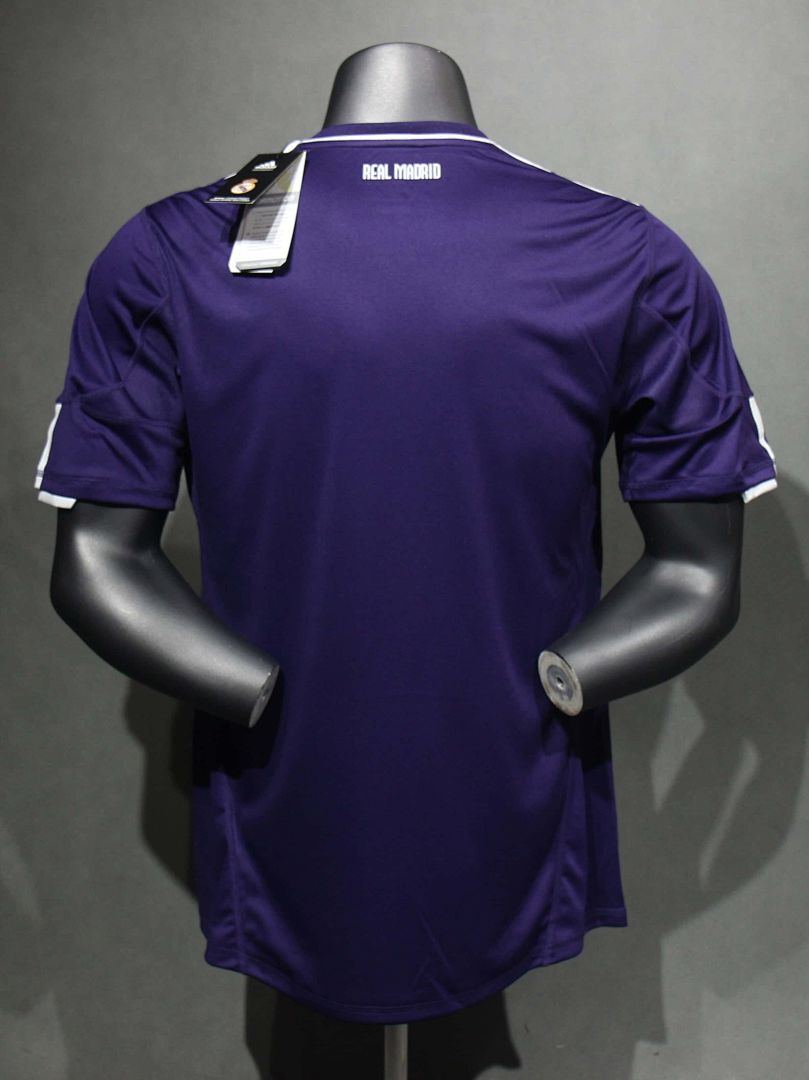 2010-11 Retro Real Madrid Second Away Kit Player 4