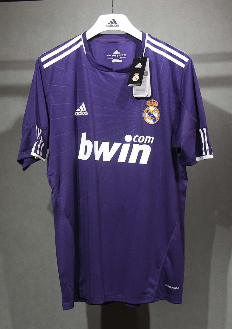 2010-11 Retro Real Madrid Second Away Kit Player 8