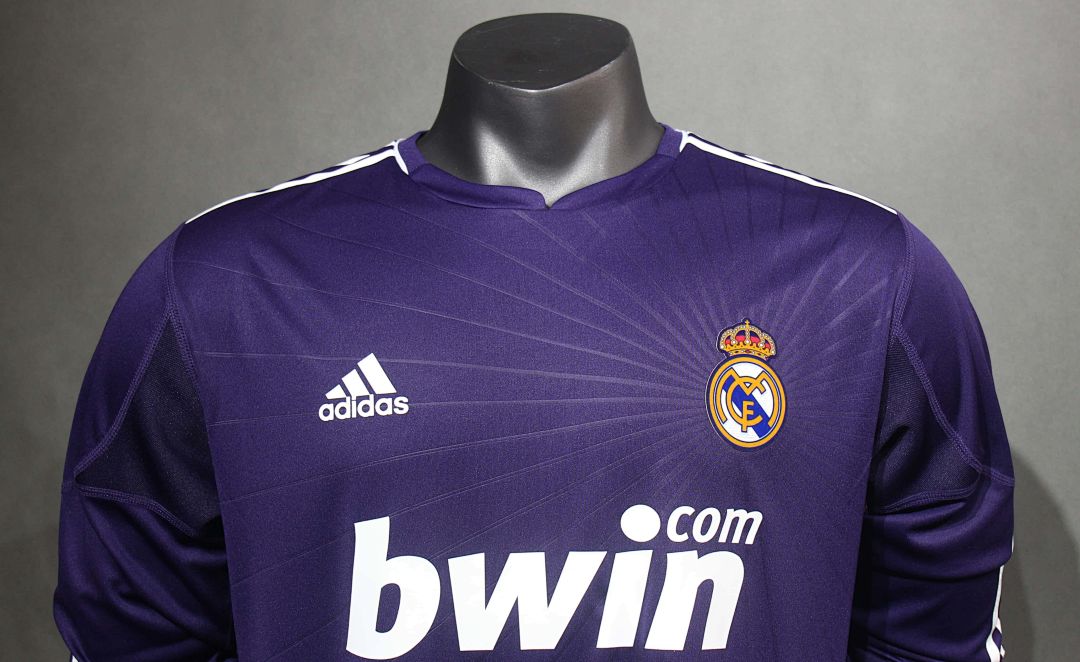 2010-11 Retro Real Madrid Second Away Kit Player Long Sleeves 11