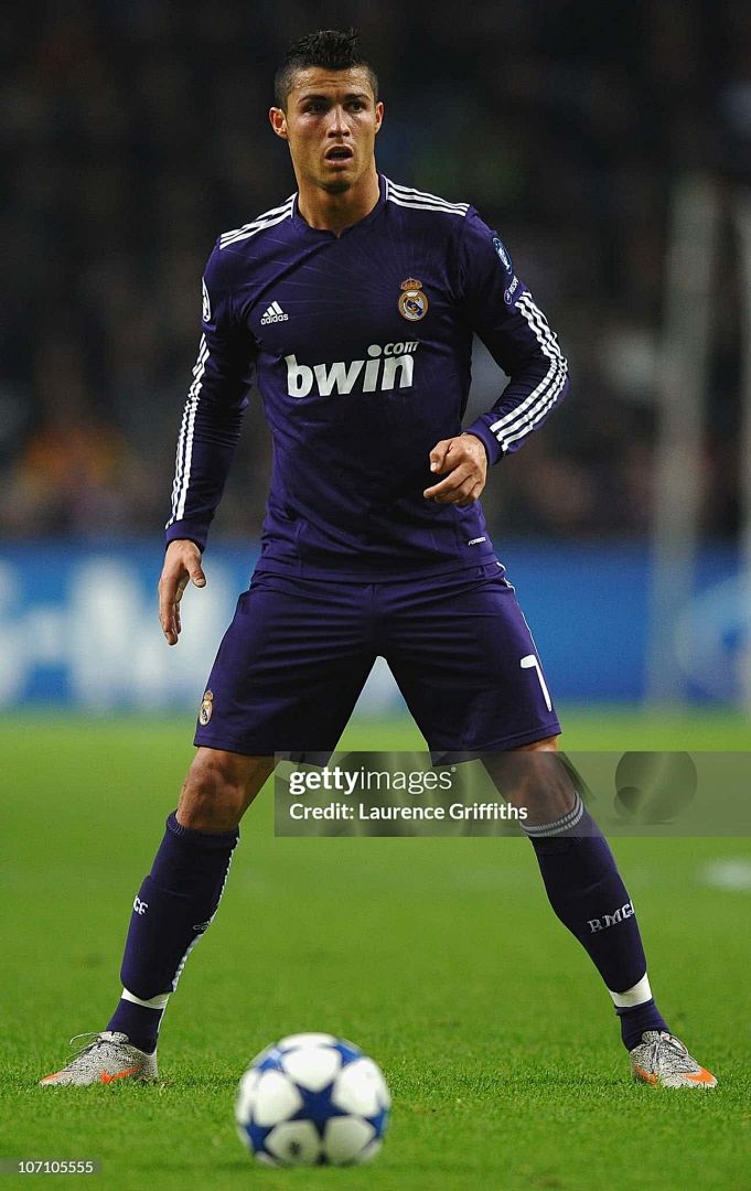 2010-11 Retro Real Madrid Second Away Kit Player Long Sleeves 12